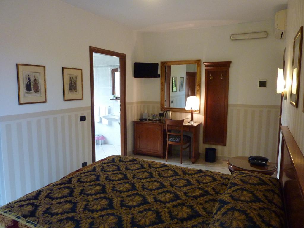Hotel Belvedere トリノ 部屋 写真